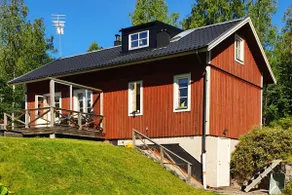 Cheerful cottage with fireplace and large balcony - Image 2