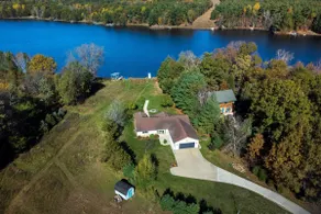 Entire Lakehouse with Game Room on Lake Arrowhead - Image 2