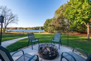 Entire Lakehouse with Game Room on Lake Arrowhead - Image 4