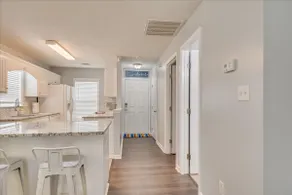 Beautiful, 2 beds 2 bath Townhome! - Image 5