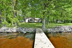 Come relax at our Luxe Lake Cottage! - Image 4