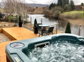 Romantic Lakeside Getaway - Image 2