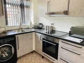 Lovely 2 bed Apartment, Arnold Town centre. - Image 3