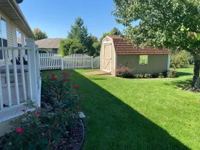 Clean 2 bedroom w walking path/pickleball nearby - Image 5