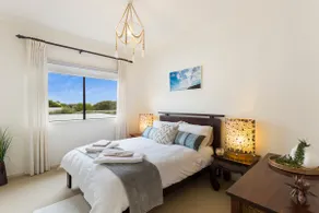 Serene Modern Beach Escape 3 Bed 2 Bath - Image 4
