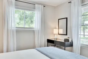 A sunny home with prime central Austin location - Image 4