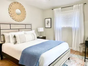 A sunny home with prime central Austin location - Image 3