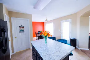 Cozy 3BR, Fast WIFI, Close to Everything, King Bed - Image 4