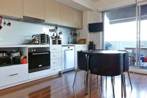 Highview on High St - A Balcony Haven in Northcote - Image 3
