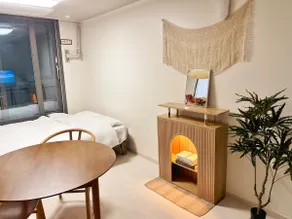Mistay Dongseong-ro: Safe/Comfortable Space, Bedding Replacement Every Time, Netflix & City View - Image 3