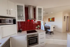 Spacious two story by the sea - Image 5