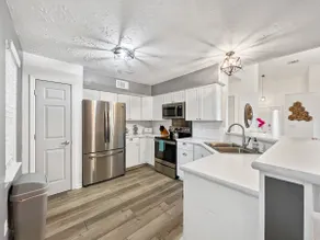 3 BR Home w Yard~First Floor Bedroom~25 min to CHS - Image 4