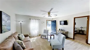 Lovely 2-Bedroom rental unit w/ free parking - Image 2