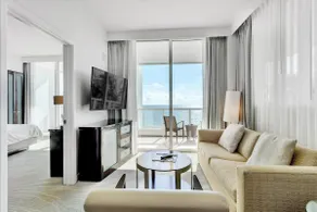 New Listing - Gorgeous Fontainebleau Sorrento 1BR - Image 3