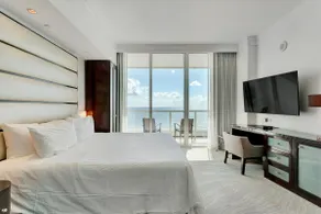 New Listing - Gorgeous Fontainebleau Sorrento 1BR - Image 5