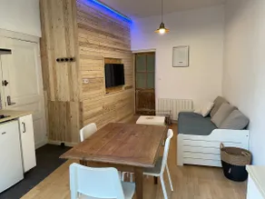 2-room apartment Rated 2 * * - Image 2