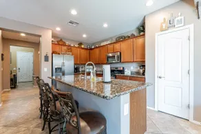 Cheerful 3 bedroom home with private pool! - Image 5