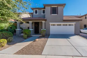 Cheerful 3 bedroom home with private pool! - Image 2