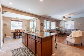 Cheerful 3 bedroom home with private pool! - Image 3