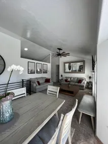Relaxing Farmhouse Close to Airport & Ski Resorts - Image 4