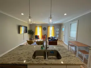 Modern stay for Derby minutes from Churchill Downs - Image 5
