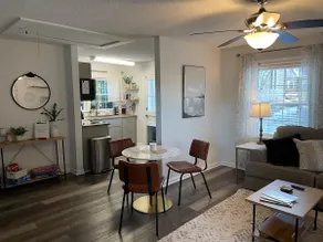 Historic Downtown cottage FULL of Amenities - Image 3