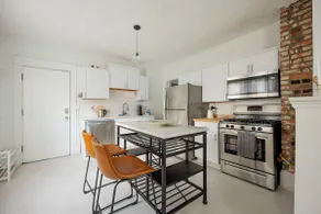 Lovely 2 Bedroom Unit with a Hot Tub - Image 4