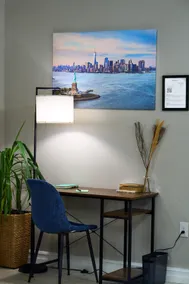 Step Right In: Easy Ground-Floor 2BR Near NYC - Image 2