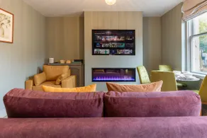 Beautiful 1 Bedroom Modern Apartment, City Centre - Image 4