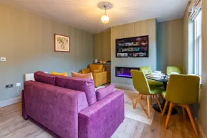 Beautiful 1 Bedroom Modern Apartment, City Centre - Image 2