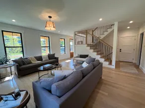 New luxury home steps to downtown w/yr round heated pool - Image 5