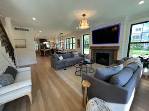 New luxury home steps to downtown w/yr round heated pool - Image 3