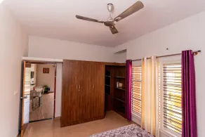 Family & Pet-Friendly Pvt Two Bed Flat(Story Stay) - Image 4