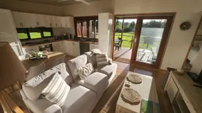 Noosa Hinterland Cottage - Illusion of seclusion - Image 4