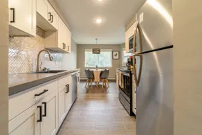 Stylish, Spacious Home @ Renton! Parking/Laundry - Image 2