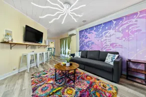 Modern Bright Escape Mins Beach, Pool, Hot Tub - Image 4