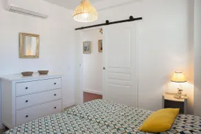 Apartment on the harbor, with elevator, air-conditioned - Image 4