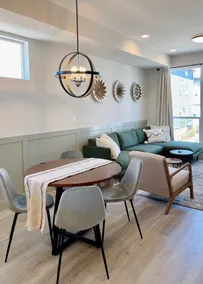 Cozy Townhouse with Wall Fireplace w/ FREE Parking - Image 5