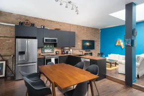 Two bedroom duplex in Plateau Mont-Royal district - Image 5
