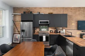 Two bedroom duplex in Plateau Mont-Royal district - Image 4