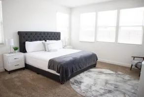 Manteca LUXX: Spacious 3 bed 2 bath home - Image 3