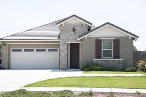 Manteca LUXX: Spacious 3 bed 2 bath home - Image 5