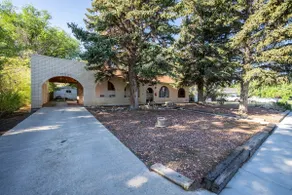 Walking distance to downtown. Quiet neighborhood - Image 5