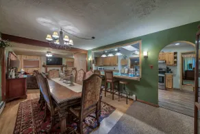 Walking distance to downtown. Quiet neighborhood - Image 3