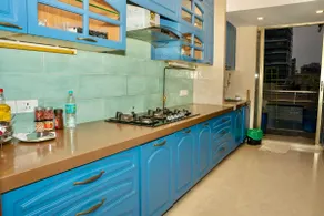 Plush 2 bedroom apartment in the heart of Bandra - Image 5