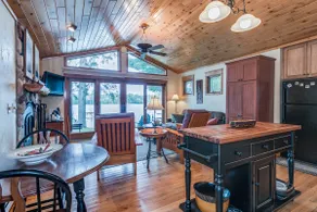 5 ⭐️ Lake Life Vacation with all the amenities. - Image 5