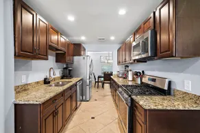 Beautiful Spacious 4 bedroom house. - Image 3