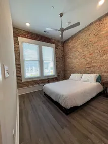 Newly Renovated 2-bedroom Apartment in Downtown - Image 4