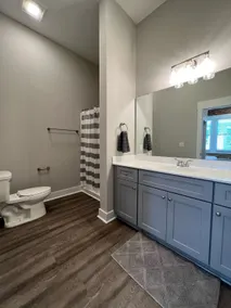Newly Renovated 2-bedroom Apartment in Downtown - Image 5