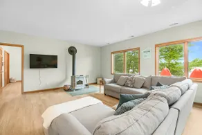 Spacious BTFL Lakefront Retreat +private pier - Image 3